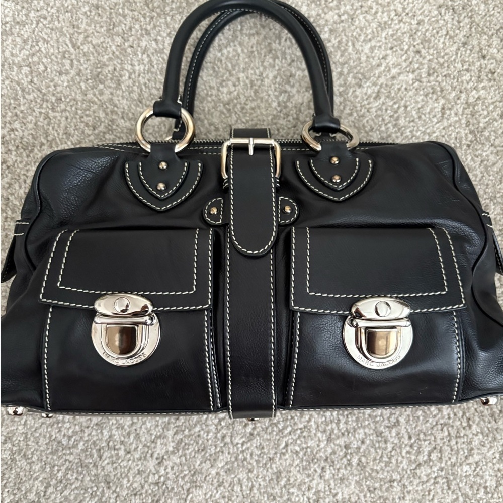 Marc Jacob’s Elegant Black Leather Handbag